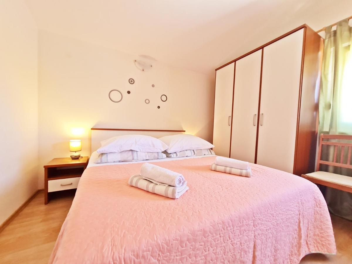 Rooms And Apartments Porat Stobreč Extérieur photo