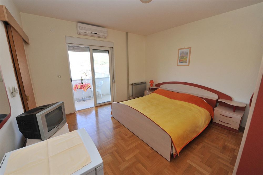 Rooms And Apartments Porat Stobreč Extérieur photo